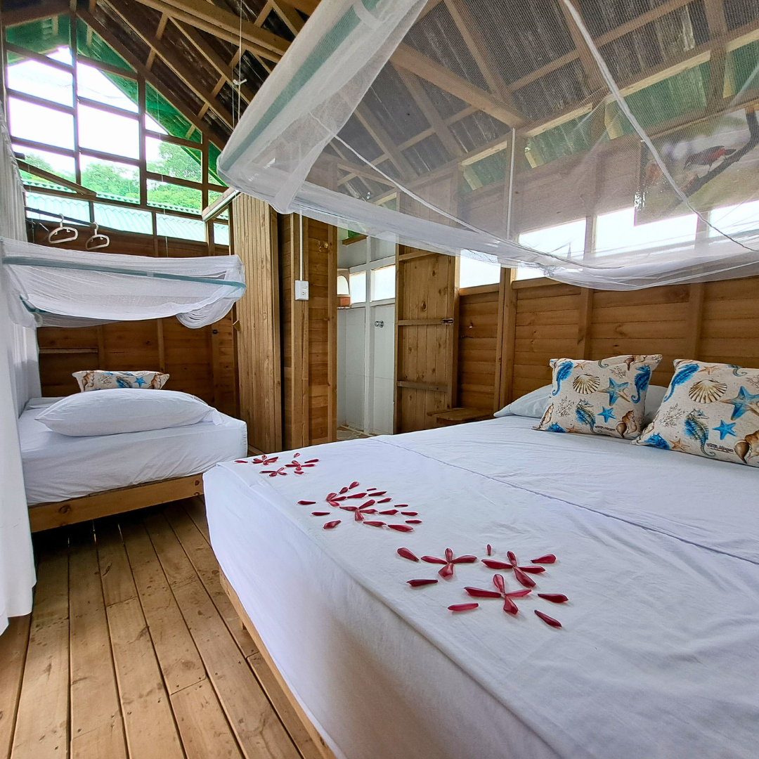 Cabana_familiar_Venecia1_interior Cabaña familiar en El Valle, Bahía Solano. Es un alojamiento frente al mar, elegible para planes todo incluido.