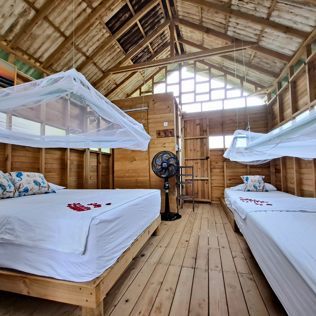 Cabana_familiar_Venecia3_interior2 Cabaña familiar en El Valle, Bahía Solano. Es un alojamiento frente al mar, elegible para planes todo incluido.