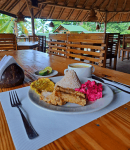 almuerzo tipico mesa