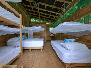 cabana vikinga interior camas entrada